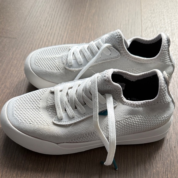 Vessi White Knit Sneakers with Teal Accents - Picture 3 of 7